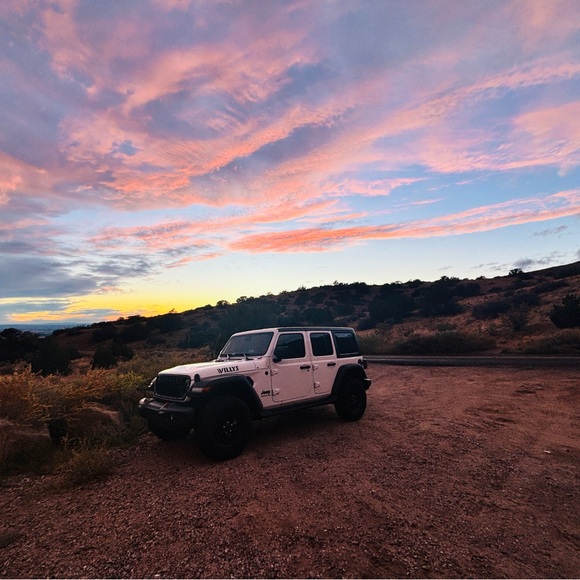 Meet your Posher, Nicole - Picture 1 of 1